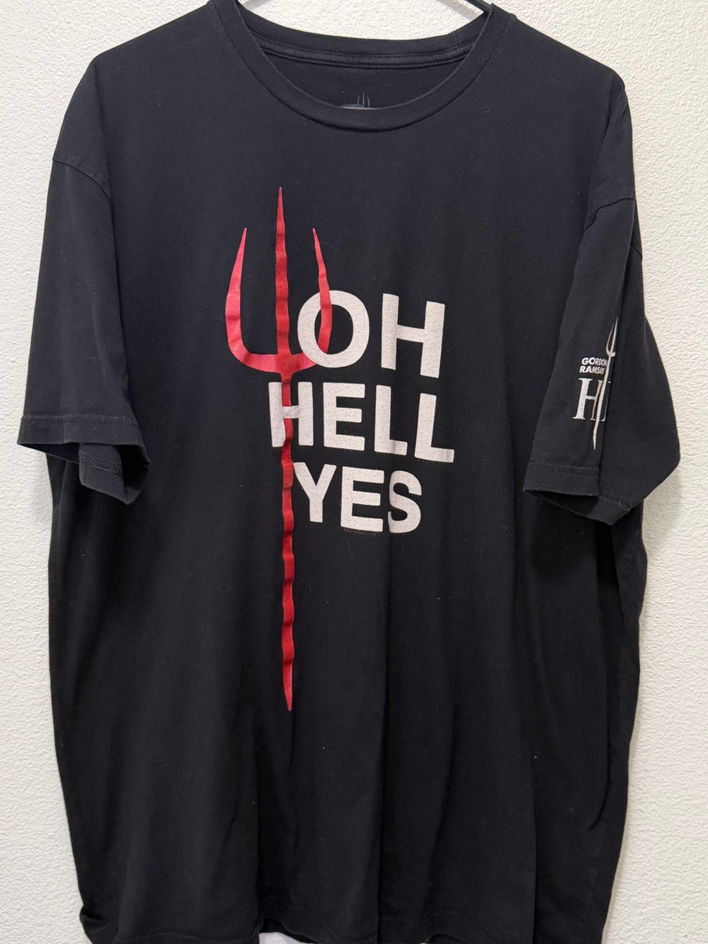 Gordon Ramsay's Hell’s Kitchen “Oh Hell Yes!” Black t-shirt, 2XL